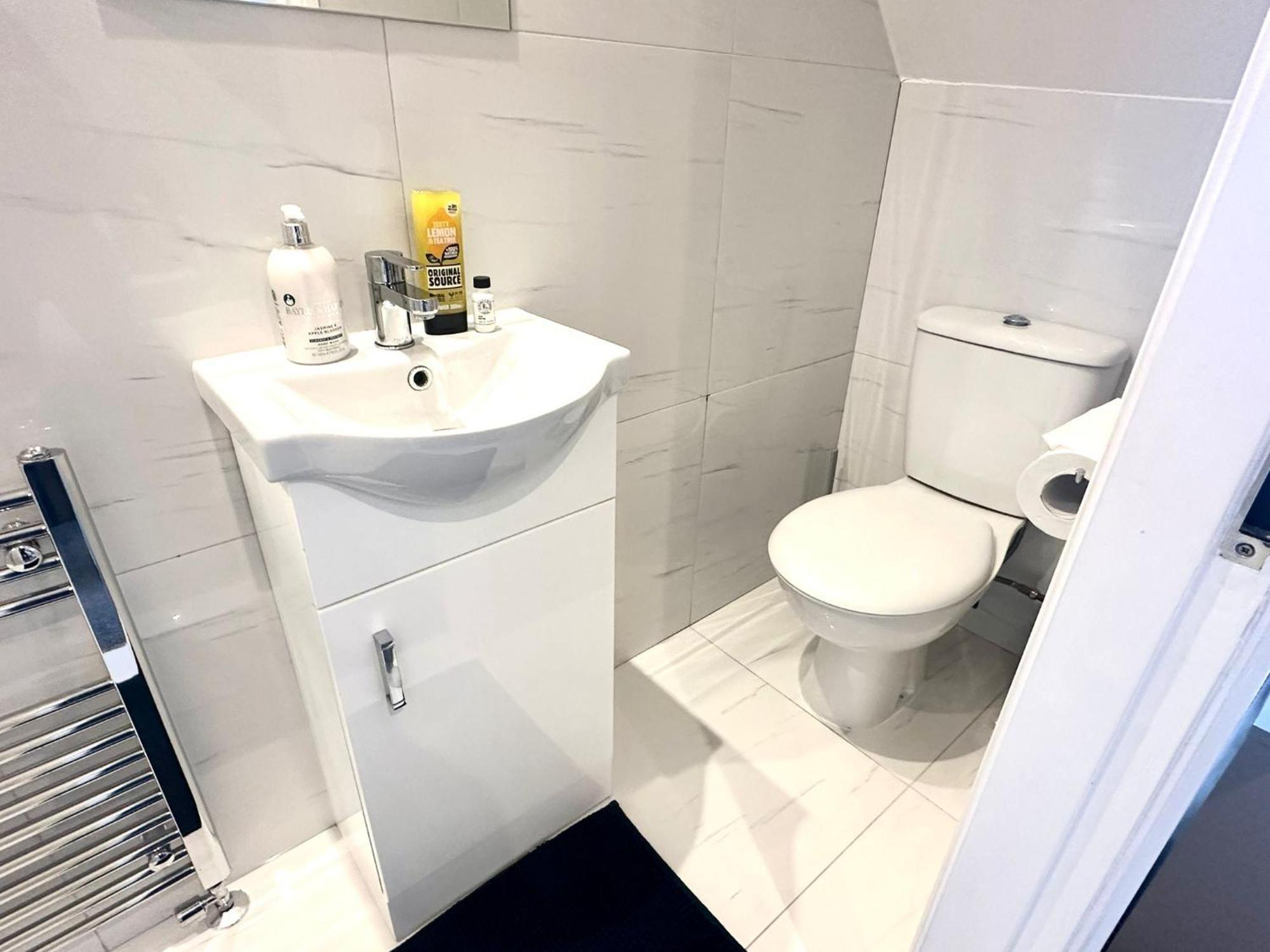 Stylish Modern, Private Apartment,15 Mins To Central London Hendon Exterior photo